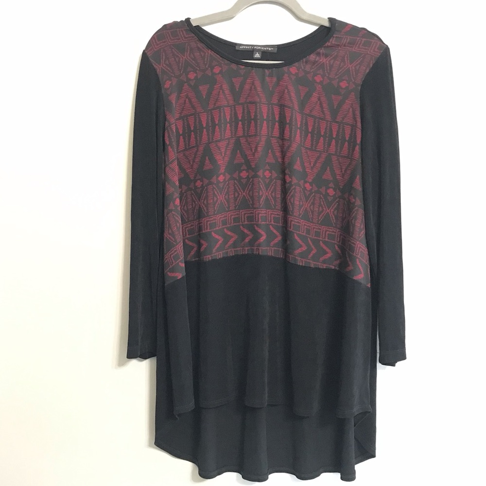 Affinity for Knits Black hi/low tunic top